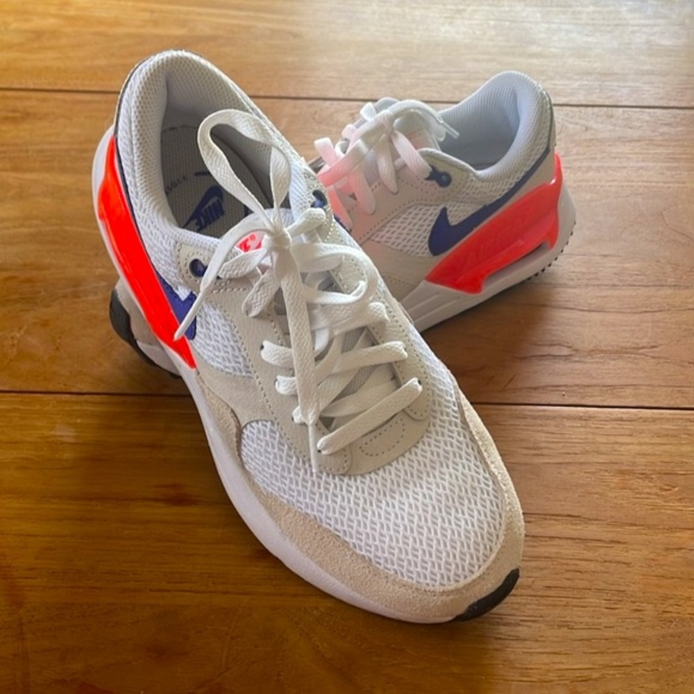 Women’s Nike Airmax